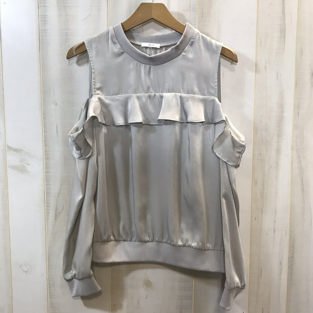 Soprano Gray Cold Shoulder Ruffle Blouse Medium